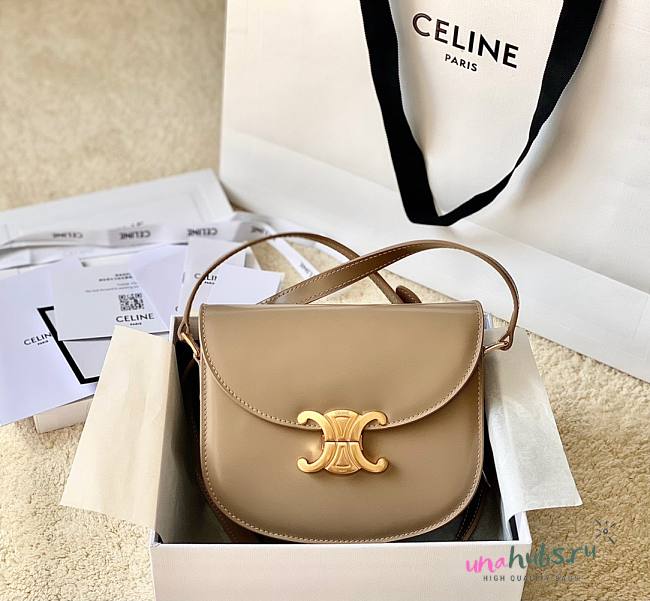 Celine Teen Besace Triomphe beige bag - unahubs.ru