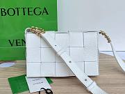 Bottega Veneta Cassette white grained leather bag - 4