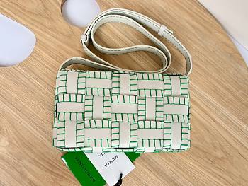 Bottega Veneta Cassette overlock stitching green bag