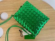 Bottega Veneta Green Loop Camera metallised leather Bag - 5