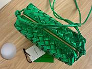 Bottega Veneta Green Loop Camera metallised leather Bag - 4