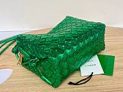 Bottega Veneta Green Loop Camera metallised leather Bag - 2