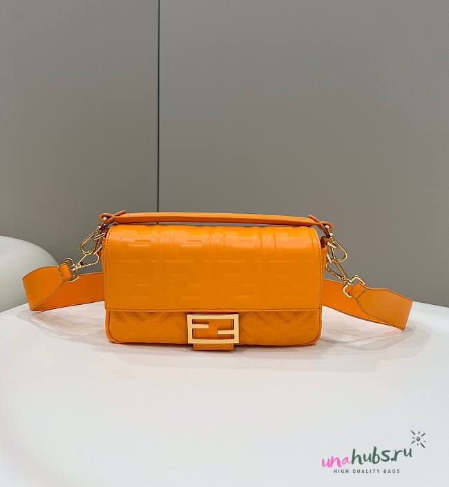 Fendi Baguette orange leather bag 26cm - 1