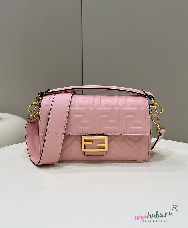 Fendi Baguette pink leather bag 26cm - 1