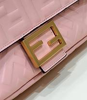 Fendi Baguette pink leather bag 26cm - 5