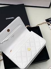 Chanel woc caviar handle white leather bag - 3