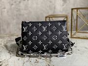 Louis Vuitton coussin black PM M57791  - 1