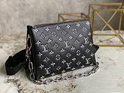 Louis Vuitton coussin black PM M57791  - 6