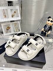 Chanel white sandals - 5