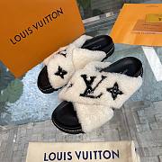 Louis Vuitton Fur black leather slippers - 4