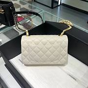 Chanel lampskin white leather 20cm bag in gold/ silver - 2