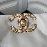 Chanel 22B tote 19 white lampskin bag - 2