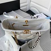 Chanel 22B tote 19 white lampskin bag - 3