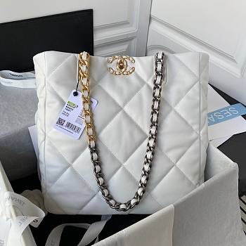 Chanel 22B tote 19 white lampskin bag