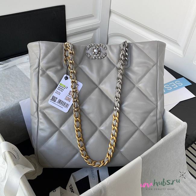 Chanel 22B tote 19 gray lampskin bag - 1