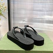 Gucci black GG slippers - 3