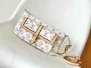 Louis Vuitton Maxi Multi Pochette Accessoires White Bag - 1