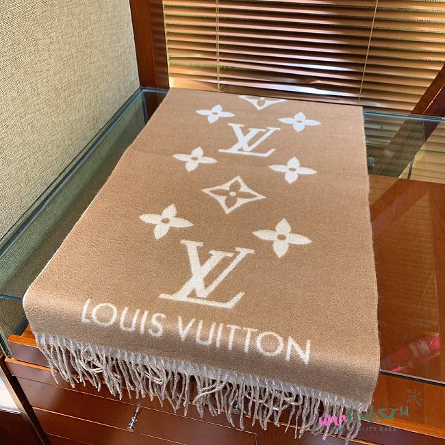 Louis Vuitton scarf 07 - 1