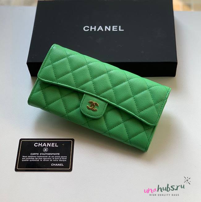 Chanel green caviar wallet - 1