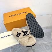 Louis Vuitton beige fur slippers - 3