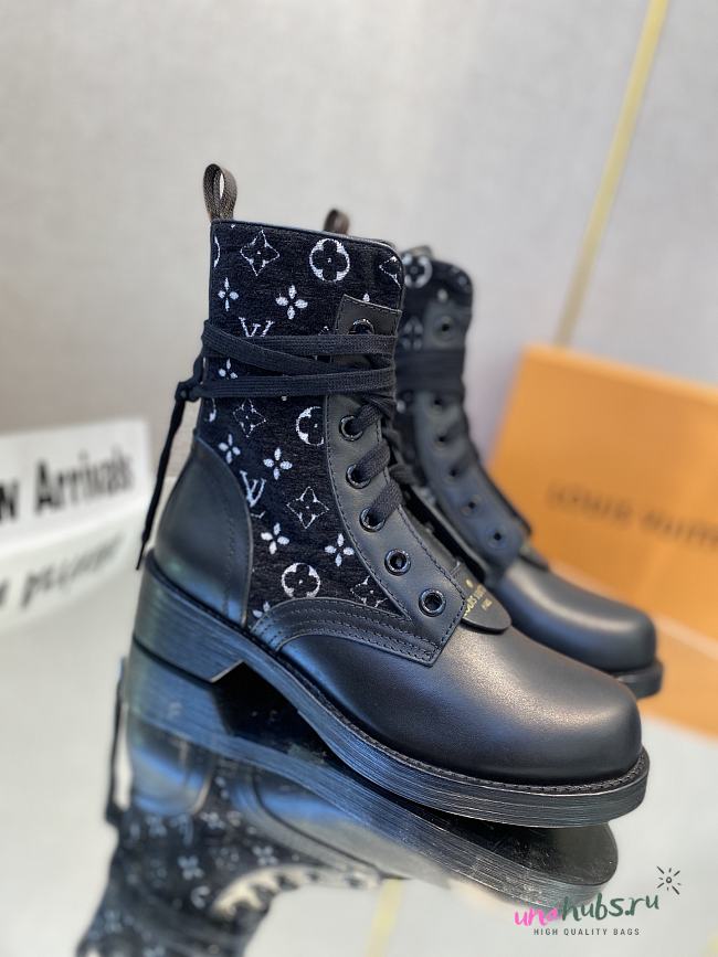 Louis Vuitton black boots 03 - 1