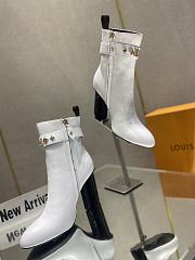 Louis Vuitton white high boots - 4