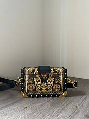 Fendi Baguette Trunk Mini Fendace leather bag  - 6