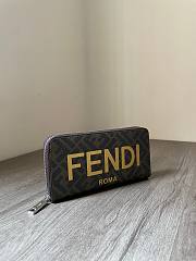 Fendi long wallet - 5