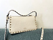 VALENTINO GARAVANI Rockstud white shoulder bag - 2