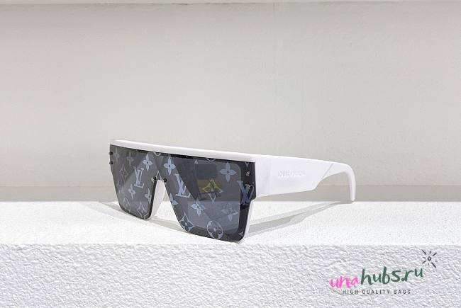 Louis Vuitton WAIMEA L sunglasses  - 1