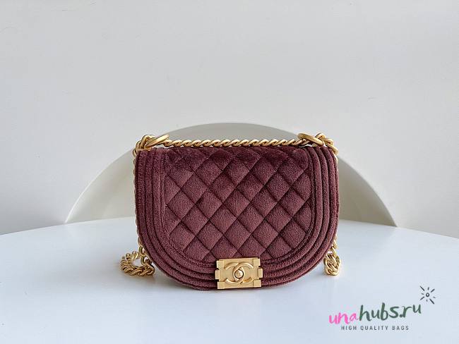 Chanel 22A Small Boy Messenger Red Velvet Bag - 1