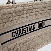 Dior Book Tote Beige Cannage Shearling 36cm - 5