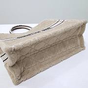 Dior Book Tote Beige Cannage Shearling 42cm - 2