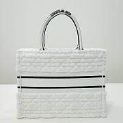 Dior Book Tote White Cannage Shearling 36cm - 4