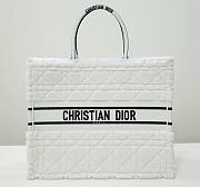 Dior Book Tote White Cannage Shearling 42cm  - 1