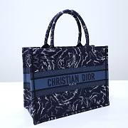 Dior Book To9te Blue Dior Roses Embroidery 36cm Bag - 4