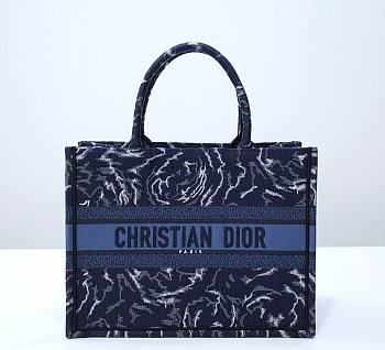 Dior Book To9te Blue Dior Roses Embroidery 36cm Bag