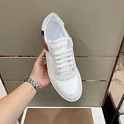 Burberry men shoes - 2