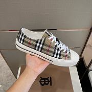 Burberry men shoes 02 - 4