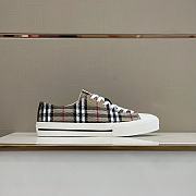 Burberry men shoes 02 - 3