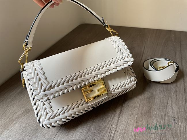 Fendi Baguette white woven leather bag 29cm - 1