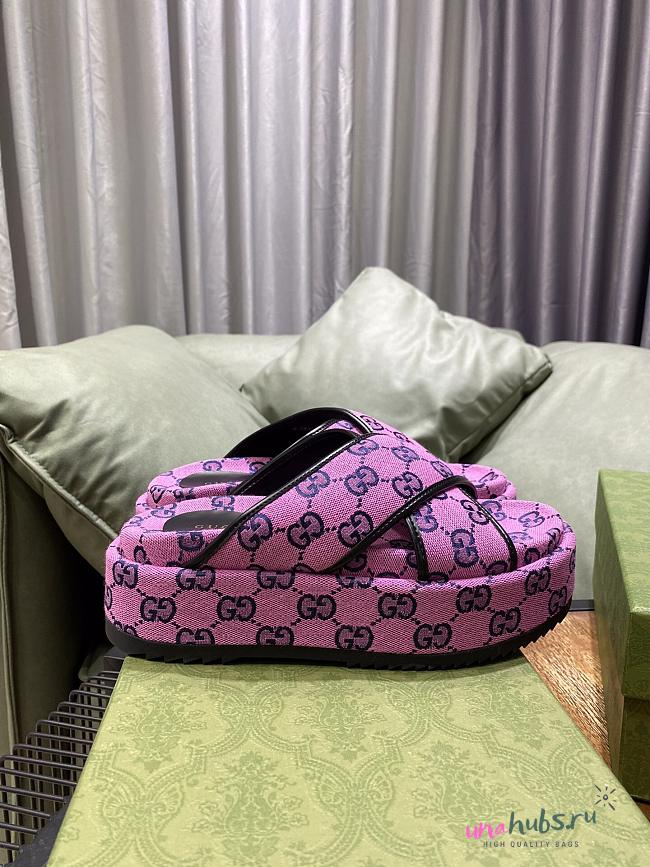 Gucci pink denim flatform slippers - 1