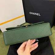 Chanel green caviar flap bag 25cm - 4