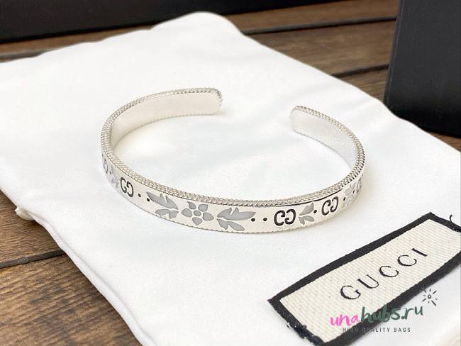 Gucci silver bracelet - 1