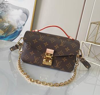 Louis Vuitton Pochette East West Metis with Chain Bag 02