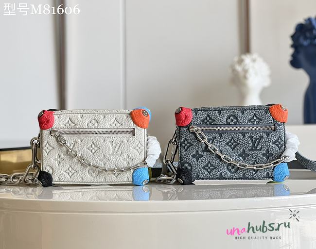 Louis Vuitton Climbing mini gray/ white bag - 1