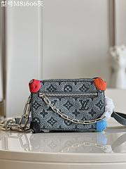 Louis Vuitton Climbing mini gray/ white bag - 2