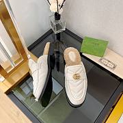 GUCCI white shearling-lined leather flat - 4