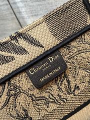 Dior medium book tote black tiger embroidery bag - 2