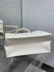 Dior medium white esential tote bag  - 2